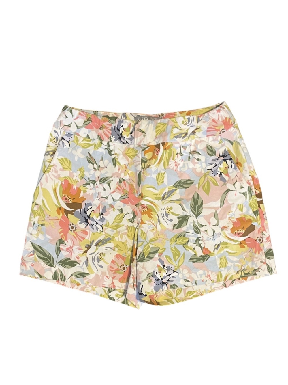 ==LIKE NEW== ‘I Love Tyler Madison’ Floral Shorts - Size XS **Made in Canada**